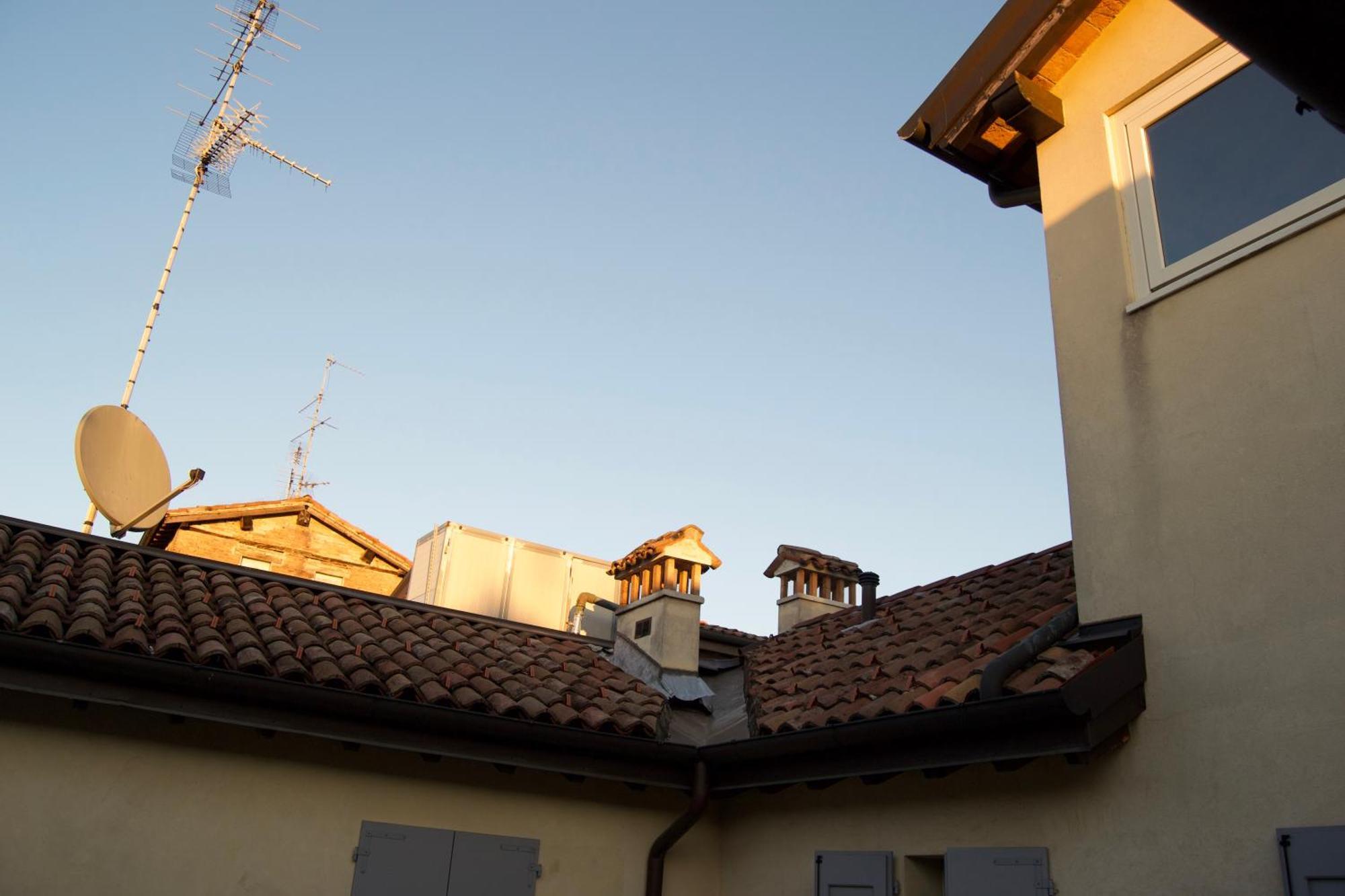Casa Viola, Deliziosa Mansarda In Centro Storico Apartman Modena Kültér fotó