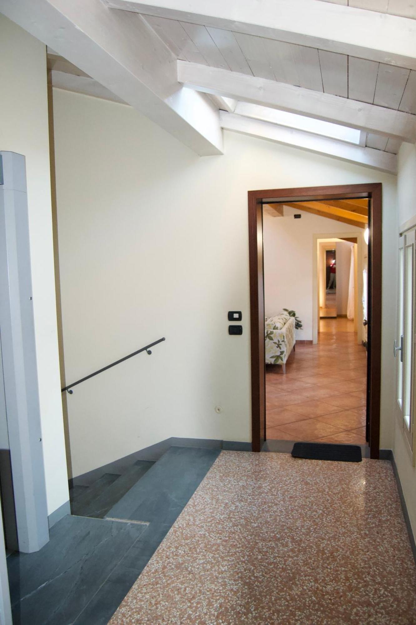Casa Viola, Deliziosa Mansarda In Centro Storico Apartman Modena Kültér fotó